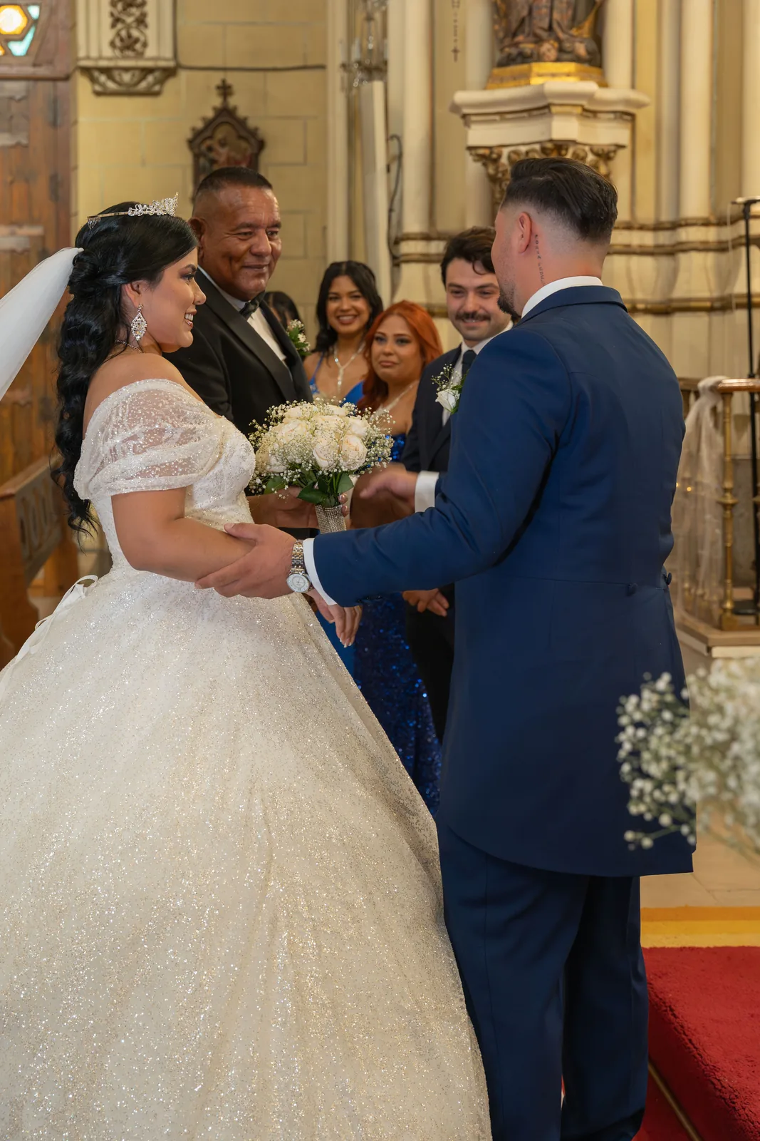 Boda con Volkswagen Beetle clásico en Madrid — reportaje nupcial