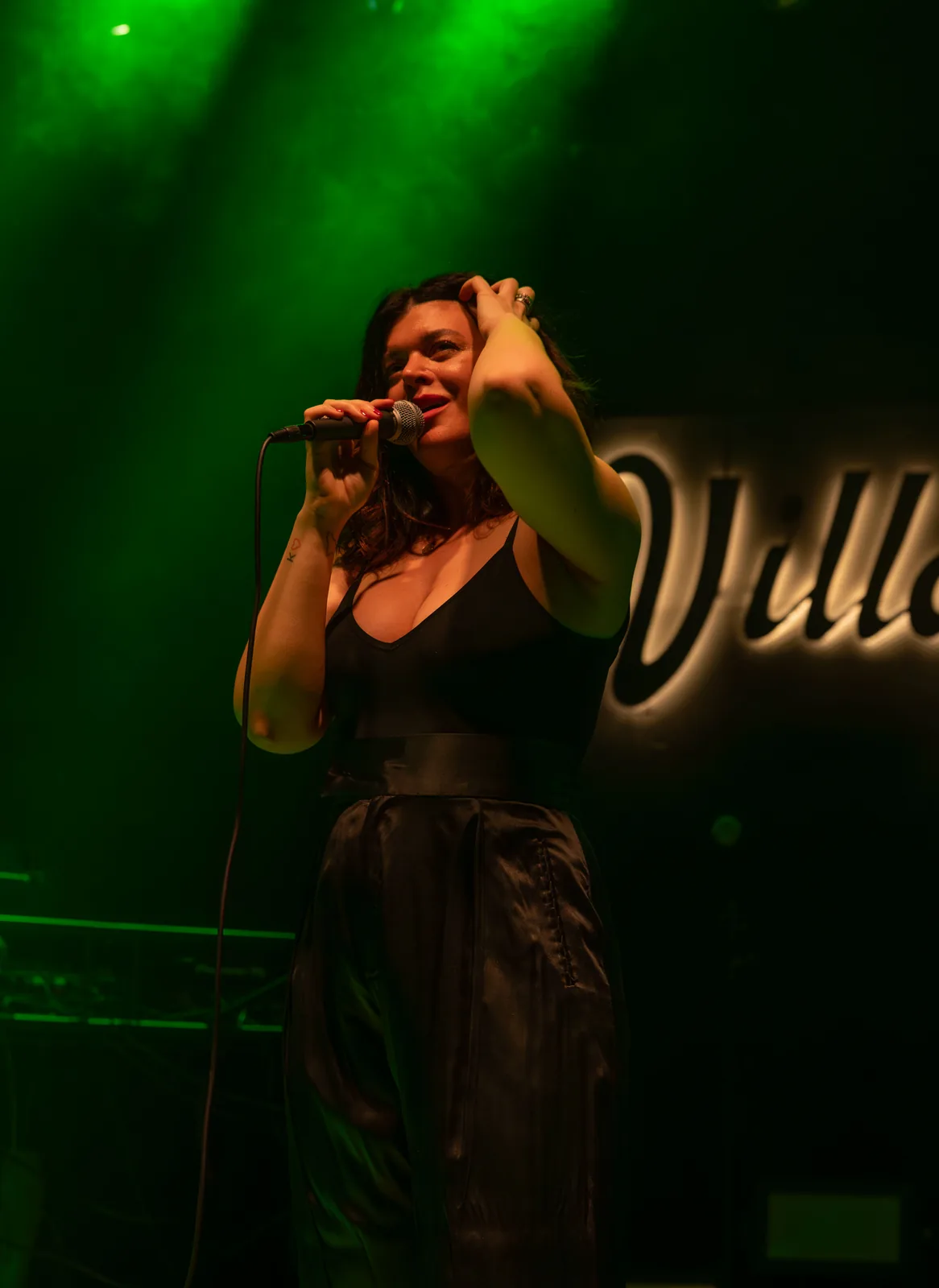 Cantante en directo en club de Madrid
