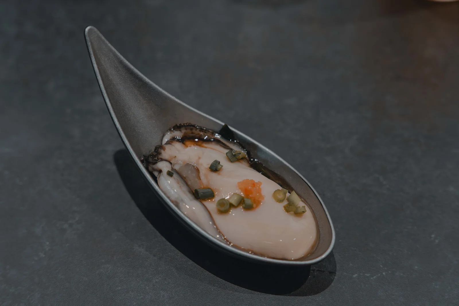 Fotografía gastronómica japonesa en Madrid — ostra en Kabuki — Roberto Romero Photography