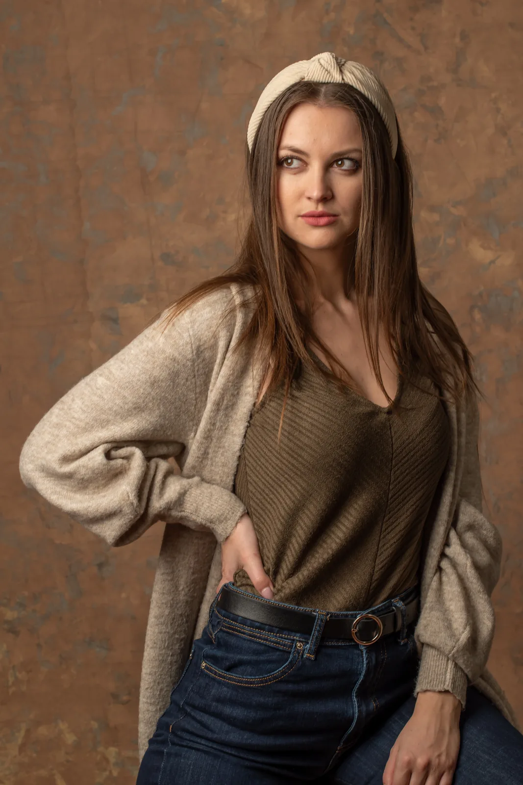 Sesión de estudio con modelo — look casual chic