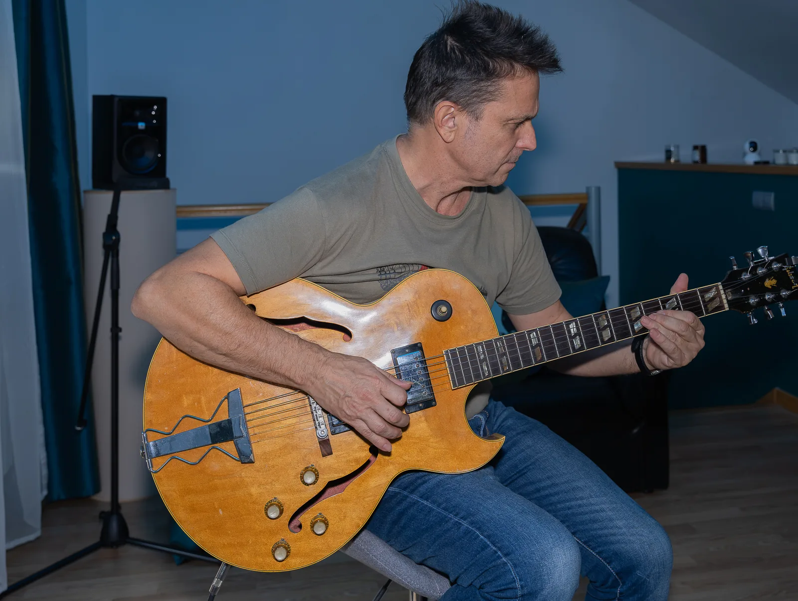 Ovidio en sesión de grabación en Madrid — fotografía musical