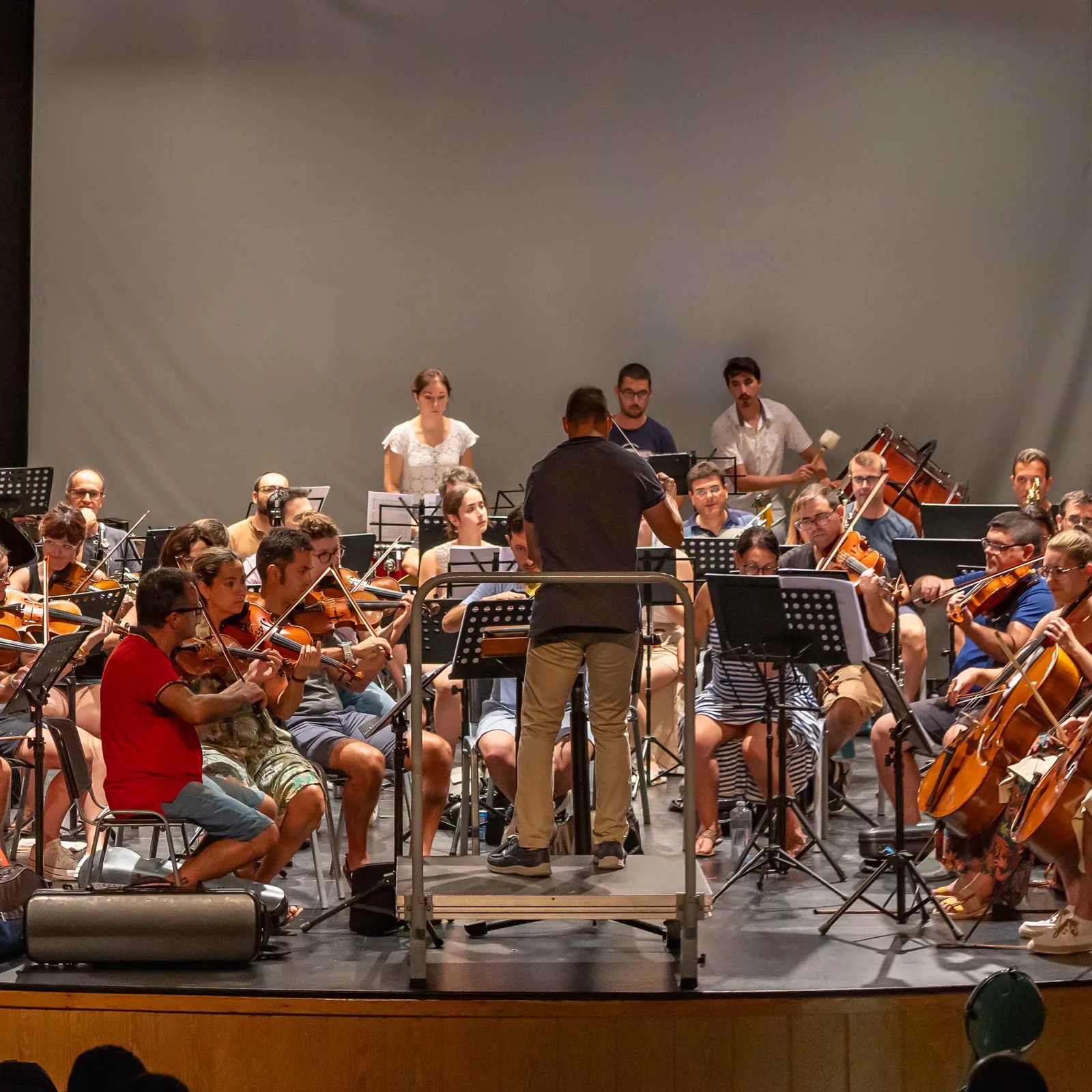 Orquesta sinfónica en ensayo en Madrid